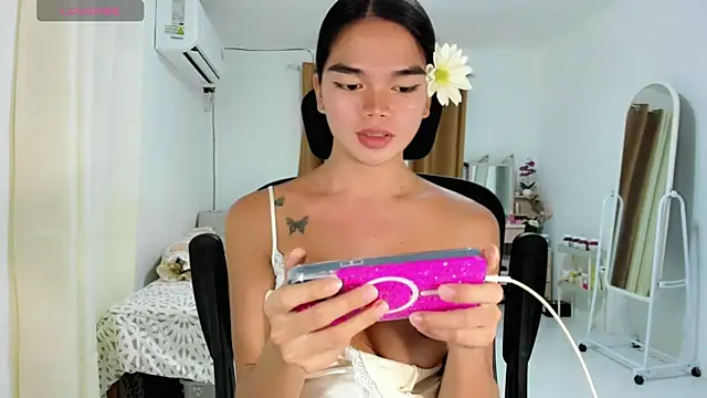 kendall_petite18