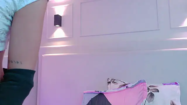 NaomiKlarc