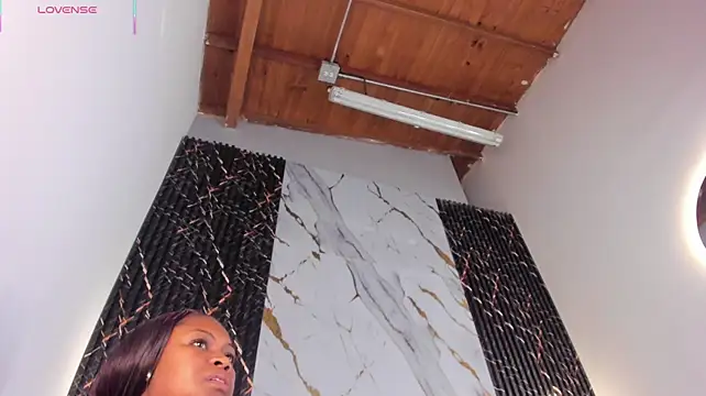 ebony_hot1