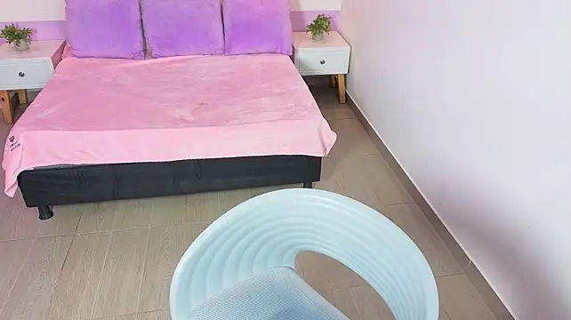 Scarlett__bell