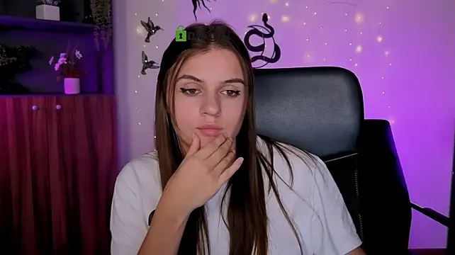 lisa_dark_