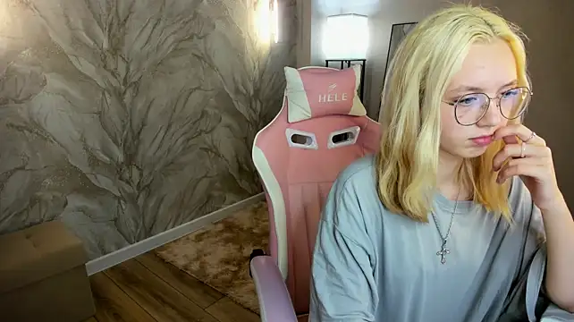 mollyy_snow live cam on StripChat