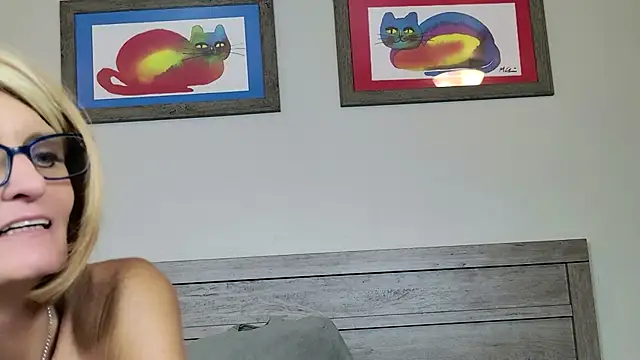 Marie_Wadsworthy live cam preview