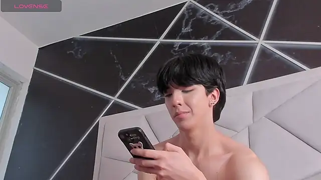 aerumchae (M twink) - naked and spank ass x 25