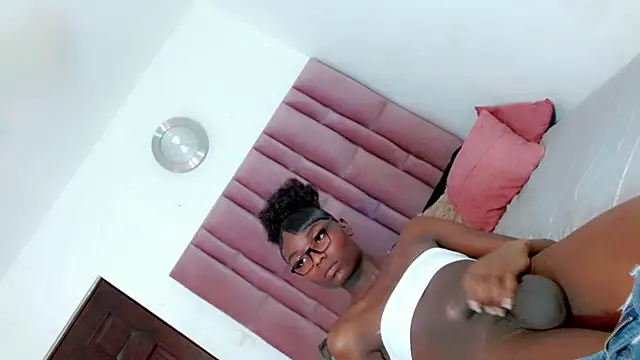 Hilary_tsx