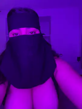 lola-sexy-hot