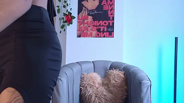 coraliebronson (F young) - deep pussy play