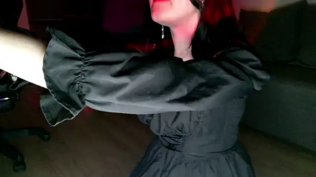 kattieovdenk (F teen) - show tatoo on my hand