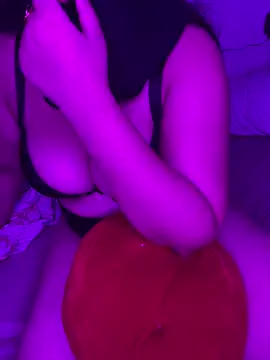 lola-sexy-hot