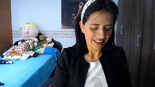 sharoon_cheerry (F milf) - kisses