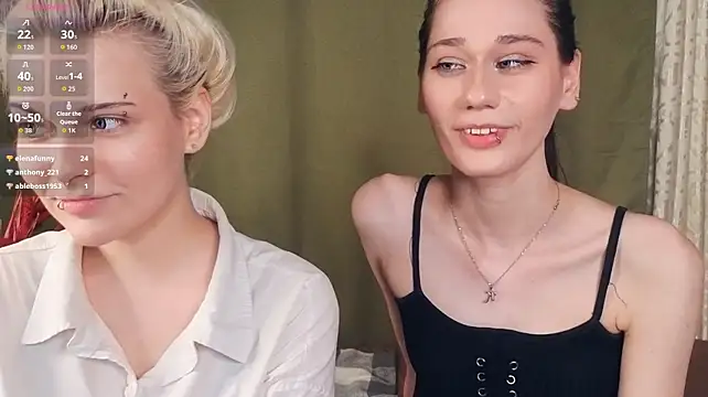 kaleymahunik (F young) - shoulder kisses
