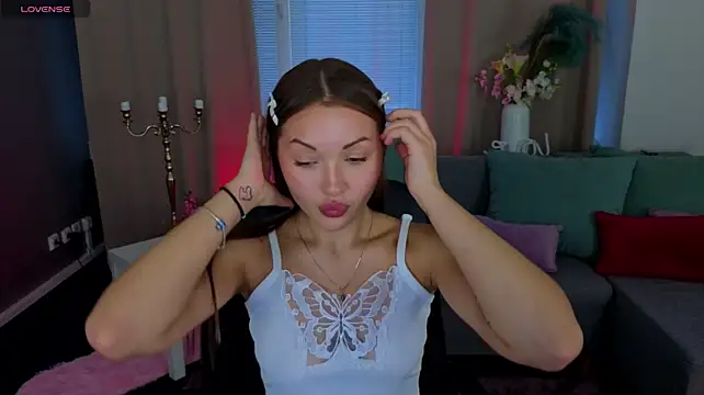 ArishaSkyLove webcam