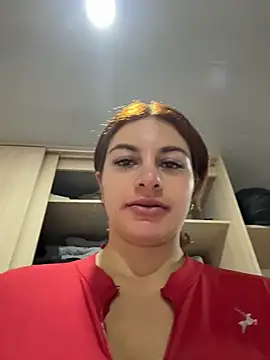 AtheneaRossi live cam on StripChat