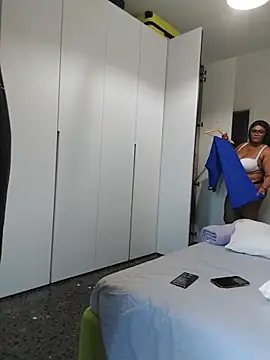 MorenaVanilla live cam on StripChat