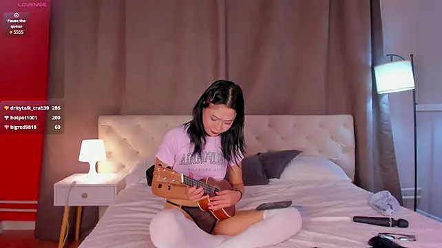 Lilyy__Moon webcam