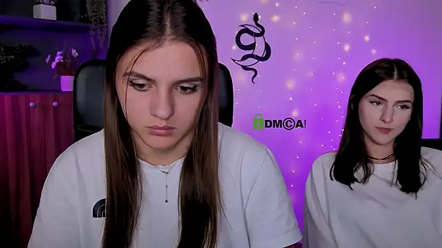lisa_dark_ webcam