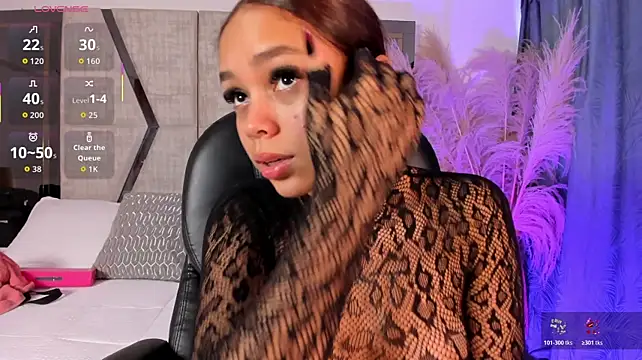 CarolineFyre webcam