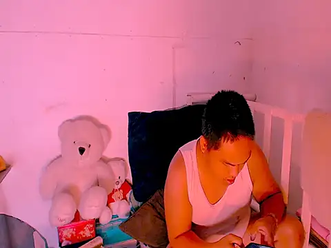 hardking_69 (M young) - PLEASE HELP ME CUM I'M SO HORNY