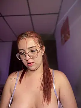 CoraVibes live cam on StripChat