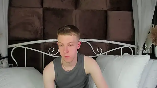 Dylan_Norton live cam on StripChat