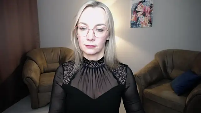 Ava_Elior