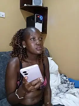 queenpee254 live cam on StripChat