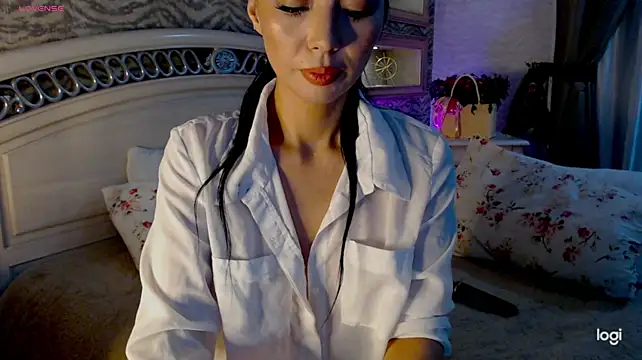 Iam_Luna webcam