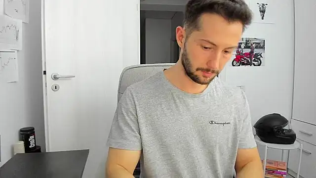 ZackFraser live sex cam