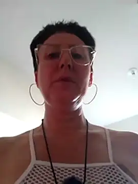 MILEIDE980 live cam on StripChat