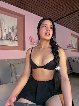 LunaMoore_Pink live cam on StripChat