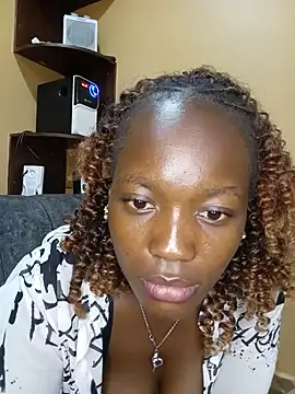 queenpee254 webcam