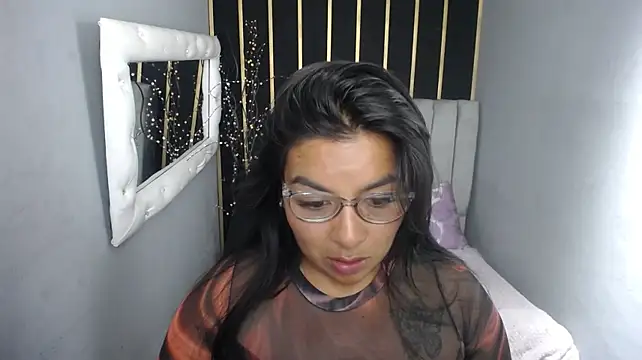 pocahontas_purple webcam