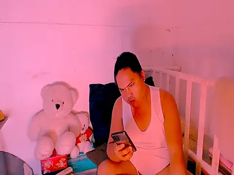 hardking_69 (M young) - PLEASE HELP ME CUM I'M SO HORNY