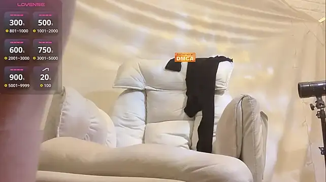 Tw_Zoella live cam on StripChat