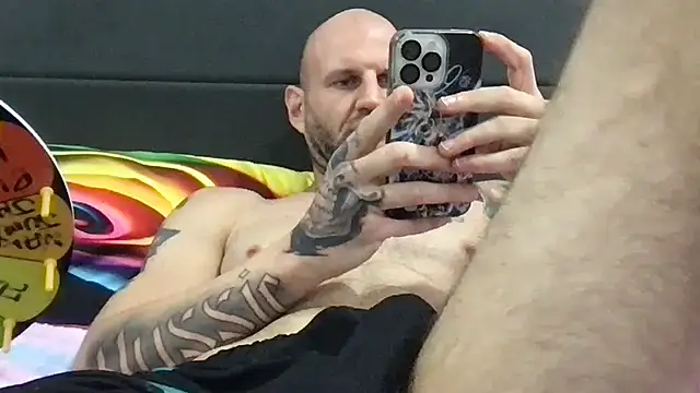brianomally (Ask my age) - flash cock for 5 min