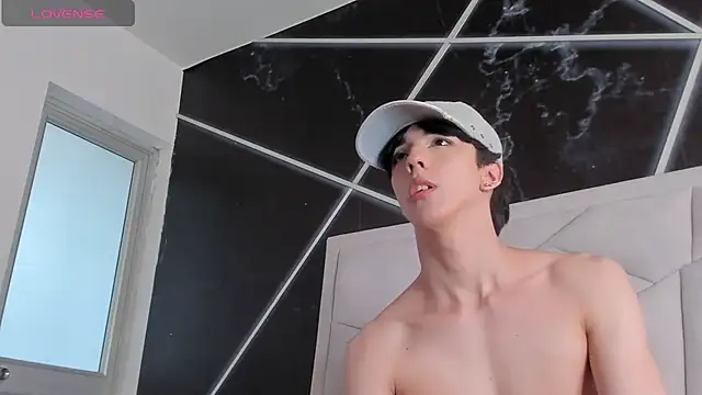 aerumchae (M twink) - naked and spank ass x 25