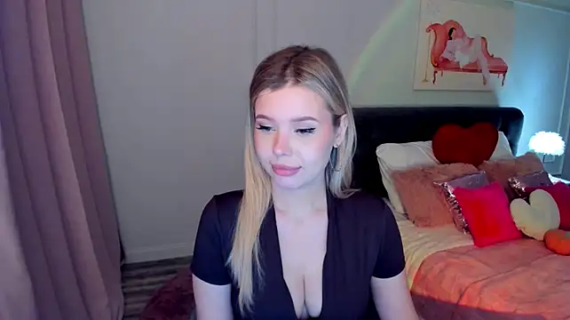 FollowLovee live cam on StripChat