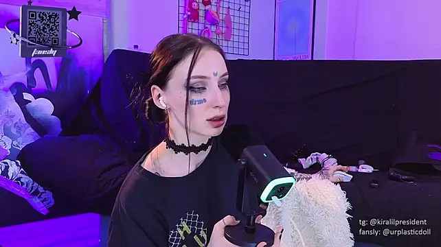 lilgothdess live cam on StripChat