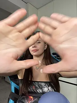 CurlyLara