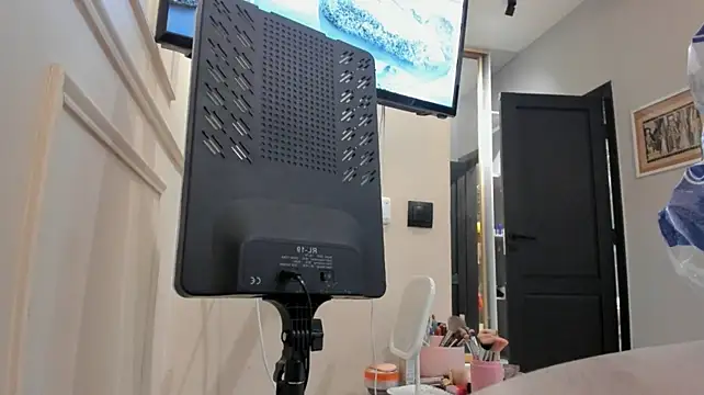 yuna_loon1 live cam preview