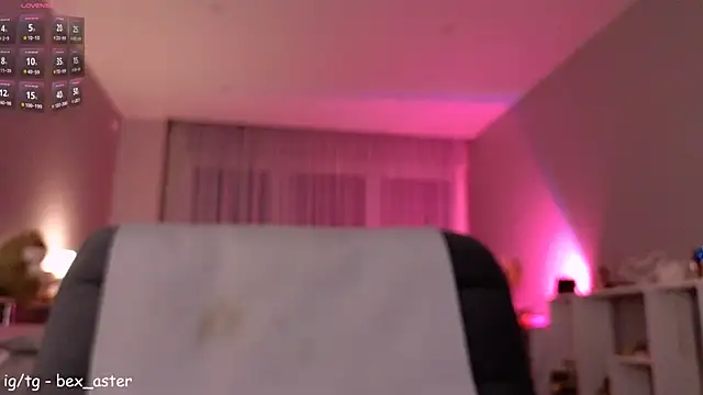 RebeccaAster webcam
