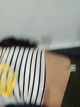hot_riya_999's live room