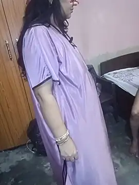 Desi_couple85 webcam