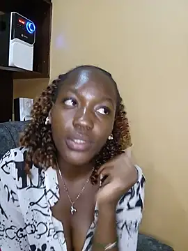 queenpee254 webcam