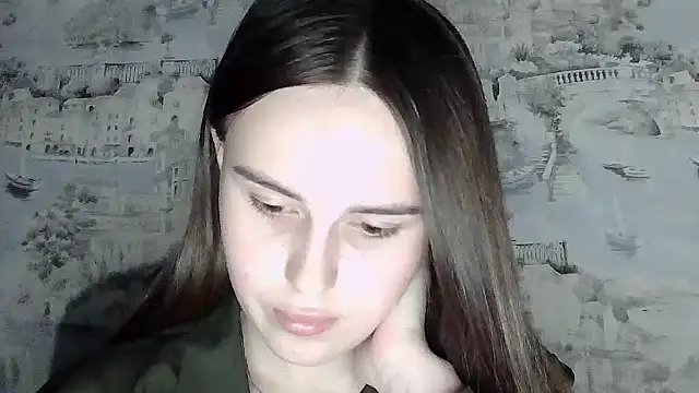 SweetLoraa webcam
