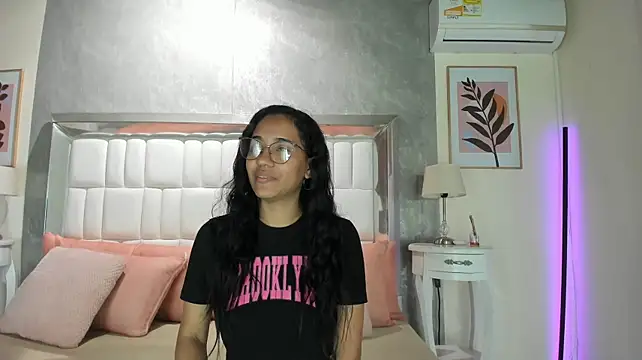 IvonnyRoss webcam