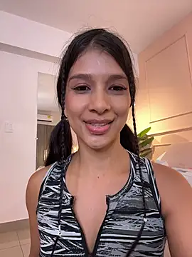 Luna__rose___ webcam