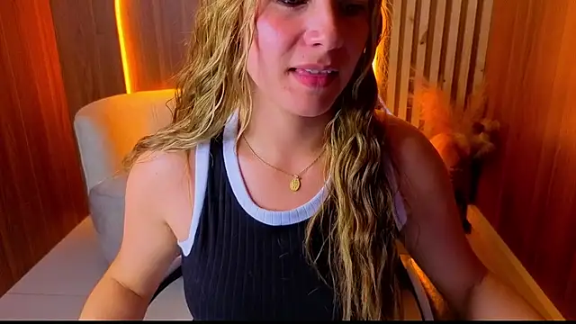 Aratna_Blonde_Tx webcam