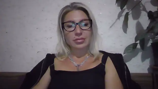 fox_red_lady7 webcam