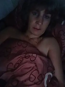 Laura_Kiss live cam on StripChat